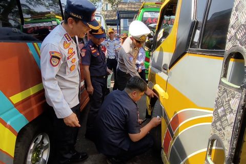 Dishub Jabar tes kesehatan pengemudi dan kelaikan angkutan umum
