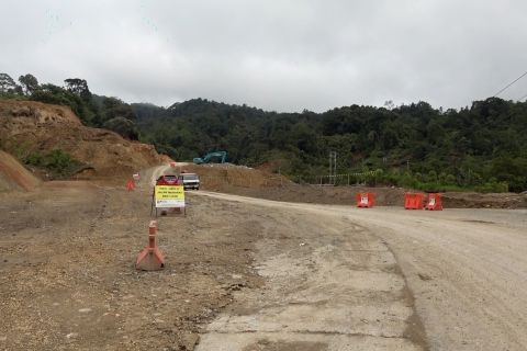 Jalur Malalak Agam bisa dilewati namun akses masih terbatas