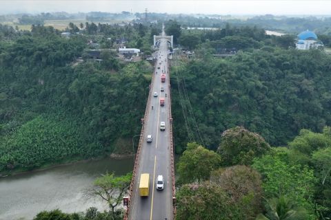 Jembatan Rajamandala &ldquo;tol gopek&rdquo;, jalur alternatif di Cianjur