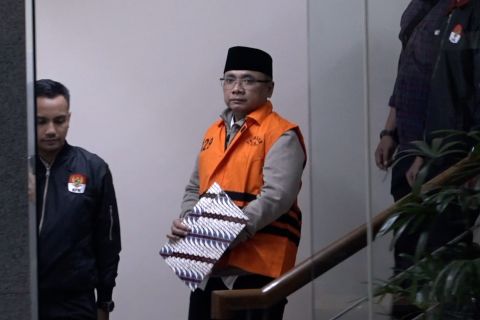 KPK resmi tahan mantan Menag Yaqut Cholil Qoumas