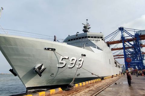KRI Banda Aceh 593 antarkan pemilir Jatim-Jateng ke Jakarta