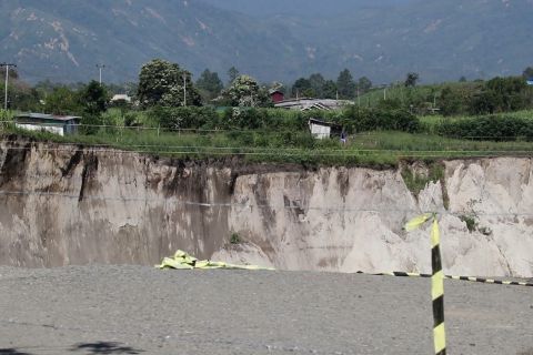 Longsoran di Ketol Aceh Tengah melambat setelah aliran air dialihkan