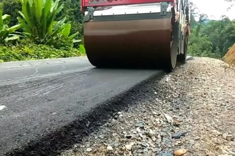 Perbaikan jalan provinsi yang rusak di Kaltim capai 85 persen