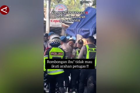 Polisi soroti wisatawan terobos antrean di Anyer