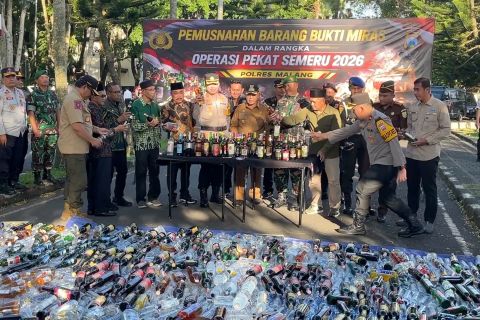 Polres Malang musnahkan 1.659 botol miras hasil Operasi Pekat Semeru