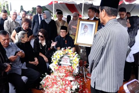 Presiden Prabowo pimpin upacara pemakaman Try Sutrisno di TMP Kalibata