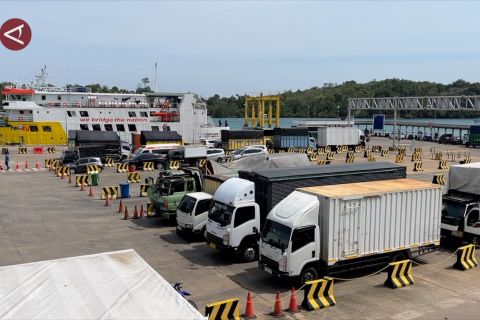 ASDP Batam siapkan 14 kapal dan lumbung parkir kendaraan di pelabuhan