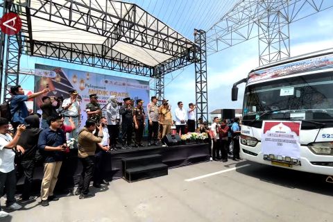 Gubernur Sulsel lepas ribuan peserta mudik gratis di Makassar