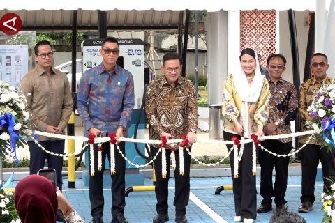 Resmikan SPKLU di Kemendag untuk dukung penggunaan kendaraan listrik