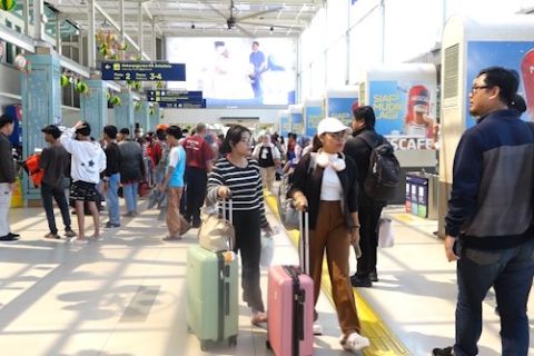 Sebanyak 18.657 pemudik padati Stasiun Pasar Senen hari ini