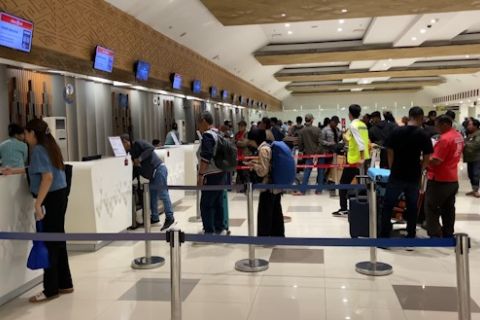 Pergerakan penumpang dan penerbangan di Bandara El Tari merambat naik