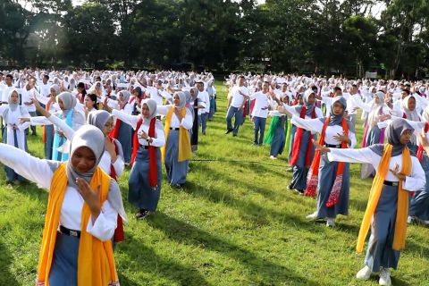 Ribuan pelajar hidupkan kembali tari tradisional yang sempat tenggelam