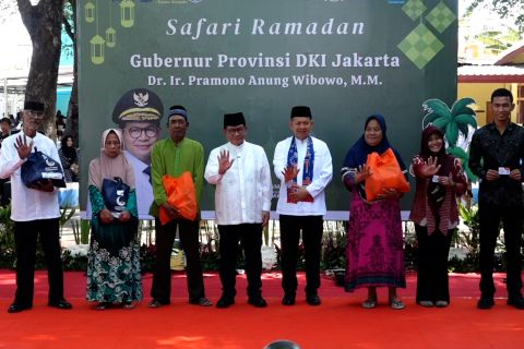 Pramono tinjau pasar murah hingga resmikan dermaga di Kepulauan Seribu