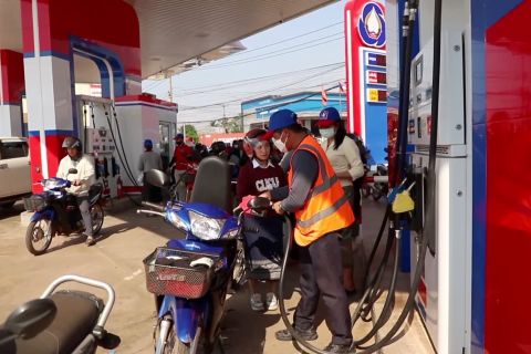 Terdampak konflik Timur Tengah, Laos pangkas pajak BBM