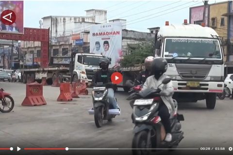 Jalintim Palembang-Jambi macet, jalur alternatif mulai diberlakukan - VIDEO