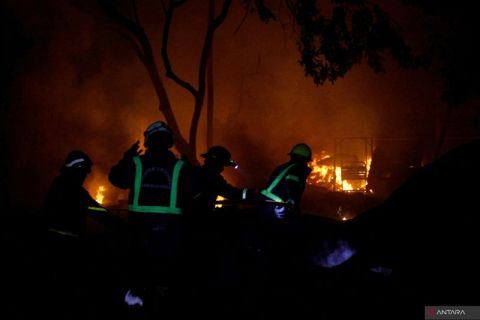 Puluhan rumah warga ikut hangus dalam kebakaran SPBE Cimuning