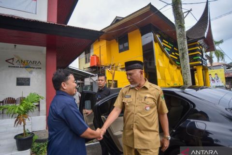 Kunjungan Gubernur Sumbar ke Kantor Antara Biro Sumatera Barat