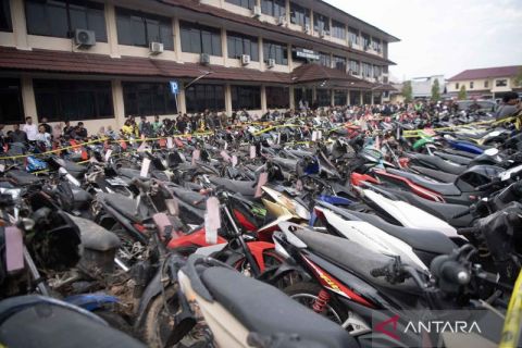 Polda Sumsel serahkan ratusan unit kendaraan barang bukti tindak pidana 3C ke pemiliknya