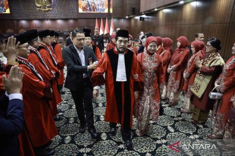 Mahkamah Konstitusi gelar Wisuda Purnabakti dan sambut hakim konstitusi baru