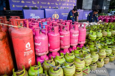 Polda Metro Jaya ungkap kasus pengoplosan gas elpiji