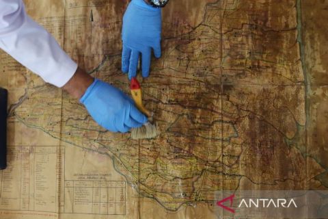 Disperpusip Jatim restorasi 1.055 naskah kuno dari berbagai daerah