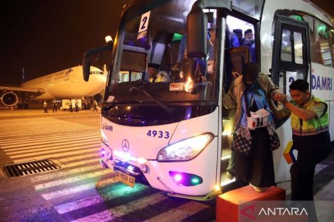 Pemberangkatan jamaah calon haji kloter pertama embarkasi Medan
