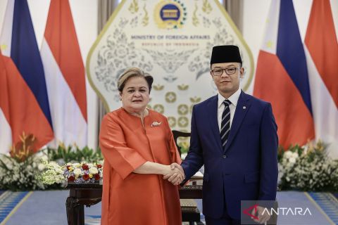 Menlu Sugiono gelar temu bilateral dengan Menlu Filipina
