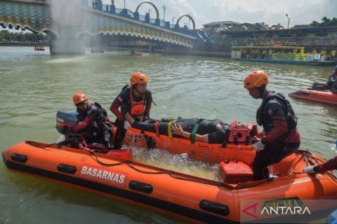 Basarnas gelar simulasi penyelamatan korban tenggelam di Tangerang