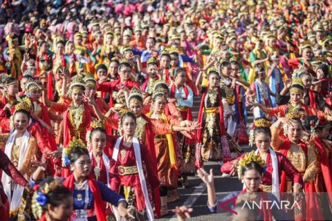 Ribuan penari meriahkan Kota Bekasi Menari 2026
