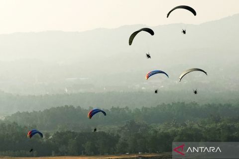 Atraksi udara di Harmoni Sultra