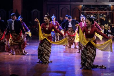 Pentas Solo 24 Jam Menari