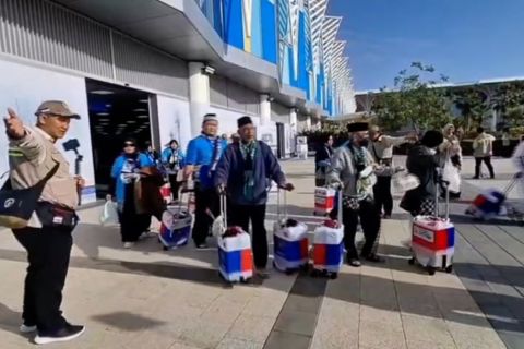 Jamaah haji kloter pertama JKG 01 tiba di Madinah