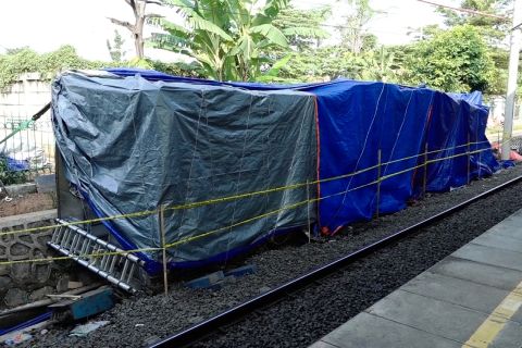 KAI: Proses evakuasi gerbong KRL di Bekasi Timur dilakukan bertahap