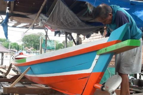 Sentra perahu klotok Pahandut Seberang, bertahan di tengah modernisasi