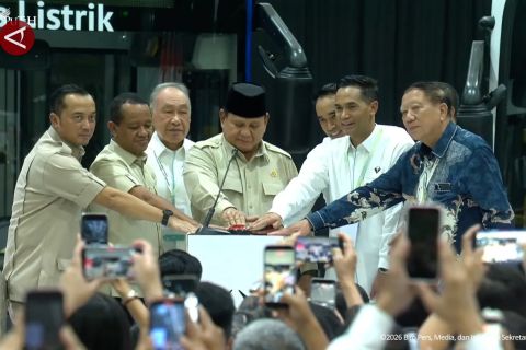 Presiden resmikan pabrik kendaraan listrik di Magelang