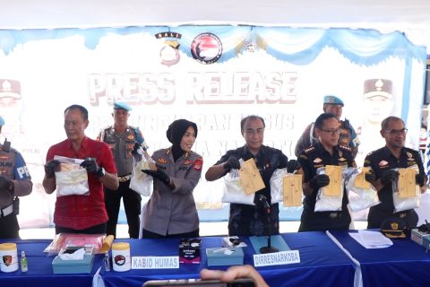 Ditresnarkoba Polda Bali ungkap kasus kokain selundupan WNA Kazakhstan