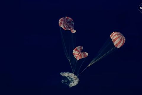 Empat astronaut NASA tuntaskan misi bersejarah ke Bulan