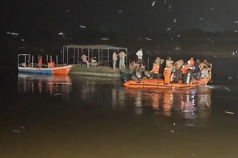 Kapal peziarah terbalik di India, 10 orang tewas