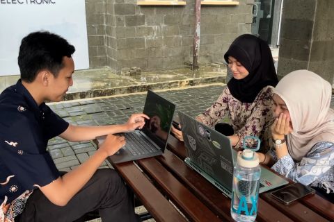 Mahasiswa UB respons rencana kuliah daring untuk hemat energi