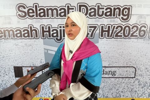 Mengenal Latifa&nbsp;Syafvina, calon haji berusia 15 tahun asal Sumbar
