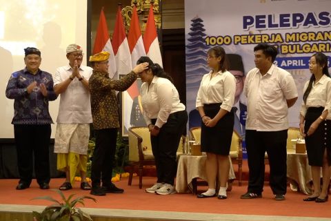 Menteri P2MI melepas seribu PMI bidang hospitality ke Bulgaria