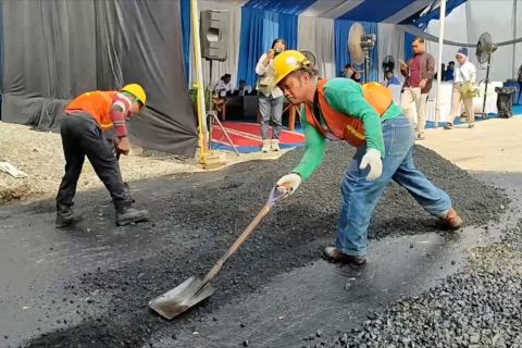 Menteri PU targetkan 30% jalan nasional pakai aspal Buton, hemat Rp4 T