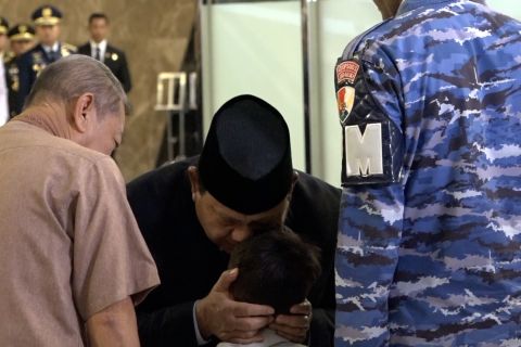 Presiden beri penghormatan kepada prajurit TNI yang gugur di Lebanon