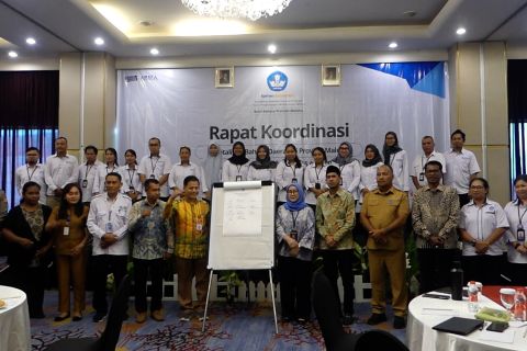 Puluhan bahasa terancam, tiga bahasa daerah Maluku direvitalisasi