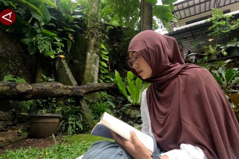 Rumah baca bonus ASMR aliran sungai ada di Bogor