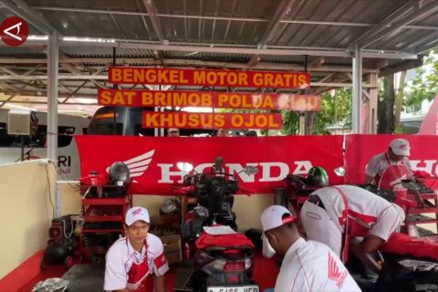 Brimob Polda Riau luncurkan bengkel gratis untuk ojek online