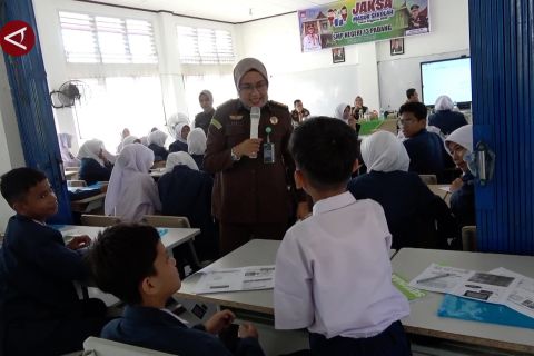 Jaksa Masuk Sekolah di Padang, kenalkan bahaya narkoba ke pelajar