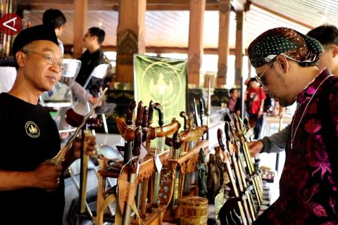 Syawalan Pusaka Nusantara ubah citra mistis keris jadi karya seni