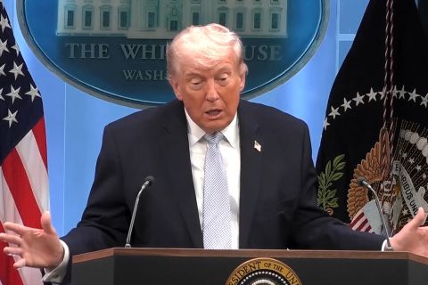 Trump ancam hancurkan Iran jika tenggat waktu kesepakatan terlewati