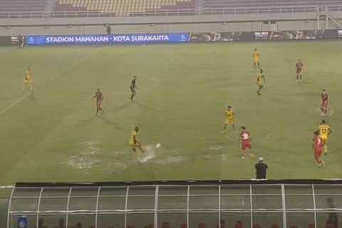 Disebut mirip sawah tergenang, Pemkot Solo benahi Stadion Manahan